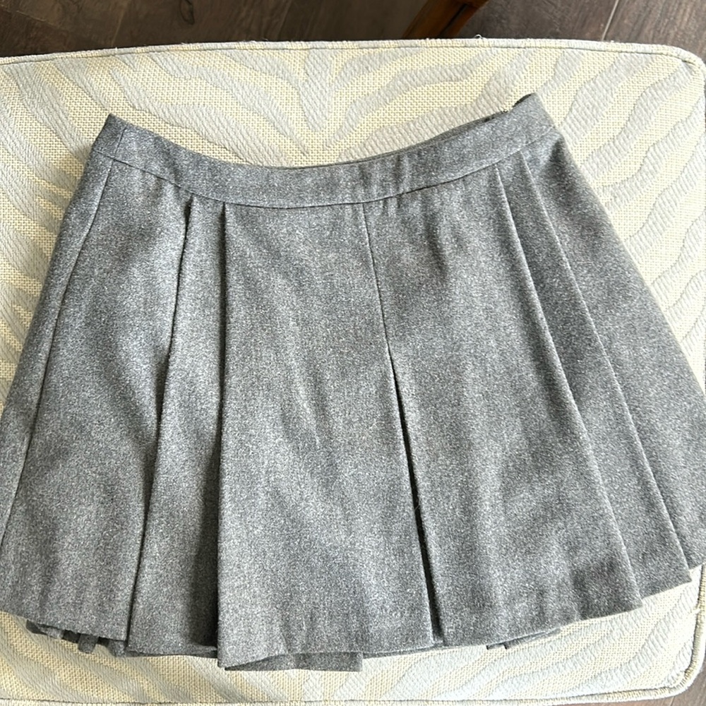 Vineyard vines, pleated wool, mini skirt